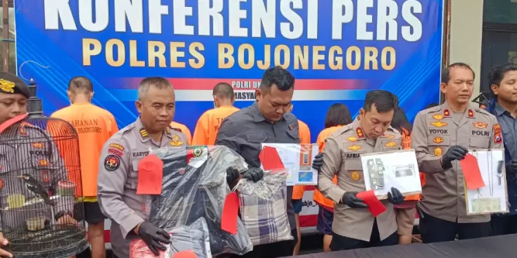 Ungkap 7 Kasus Pencurian Operasi Sikat 2025 dan Amankan 8 Tersangka di Bojonegoro