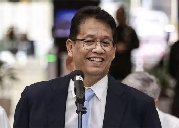 Menkeu Purbaya Tegas Tolak Legalisasi Thrifting Karena Barang Masuk Ilegal