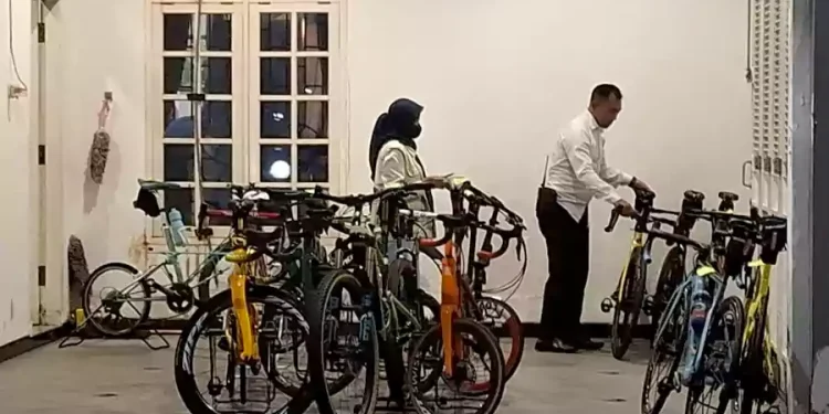 KPK Sita Dua Mobil Mewah dan 25 Sepeda di Rumah Direktur RSUD Ponorogo Madiun