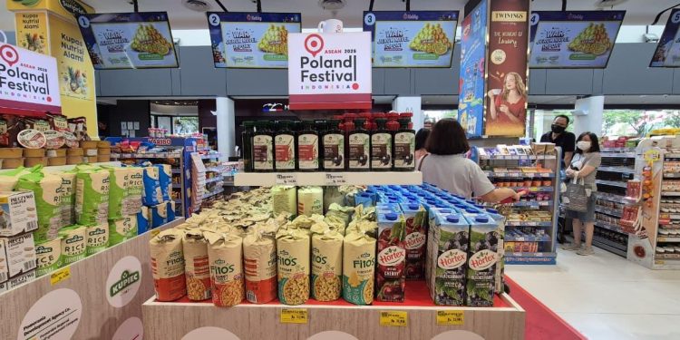 Hari Belanja Polandia 2025 dan Cicipi Pierogi Hadir di Surabaya Tampilkan Produk Unggulan Polandia