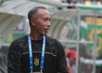 Berharap pada Tuah Uston Nawawi di Masa Transisi