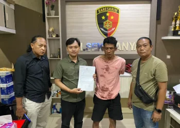 Pelaku Curanmor di Gresik Ditangkap Warga dan Motornya Dibakar