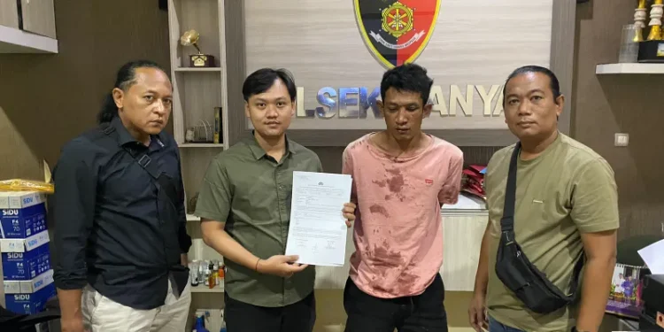 Pelaku Curanmor di Gresik Ditangkap Warga dan Motornya Dibakar