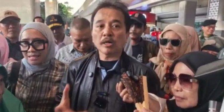 Dokumen Gelar Perkara Tidak Boleh Diamati Ketebalan Kertas Ijazah Jokowi Diduga Palsu