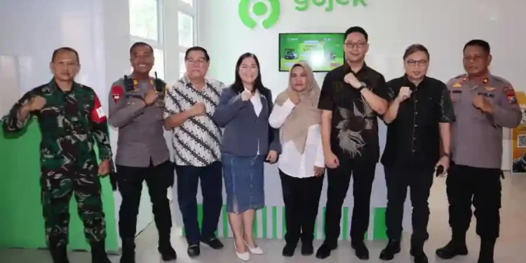 Sinergi Jaga Kelancaran Arus Penumpang di Kawasan Medaeng Saat Puncak Akhir Tahun