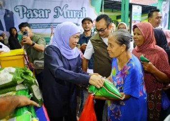 Gubernur Khofifah Berkomitmen Stabilkan Harga Jelang Nataru dan Ramadan 2026 di Jawa Timur