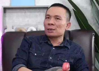 Rismon Sianipar Jelang Gelar Perkara Khusus Tunjukkan Ijazah Asli Jokowi untuk Analisa Bersama
