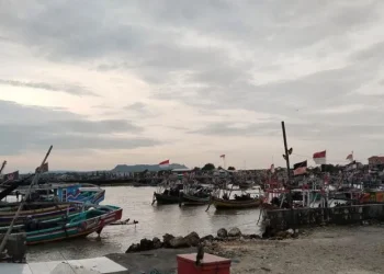 Nelayan Pantura Lamongan Terpaksa Menganggur di Musim Baratan
