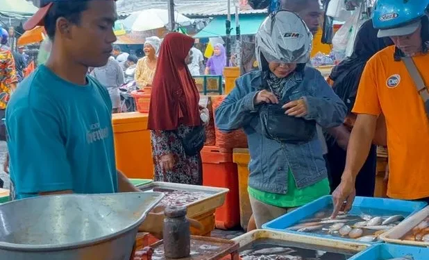 Cuaca Ekstrem, Harga Ikan di Pasar Pabean Surabaya Naik, Stok Menurun