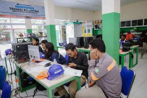Perkuat Kompetensi Warga Gresik Lewat Sertifikasi Industri di Freeport Indonesia