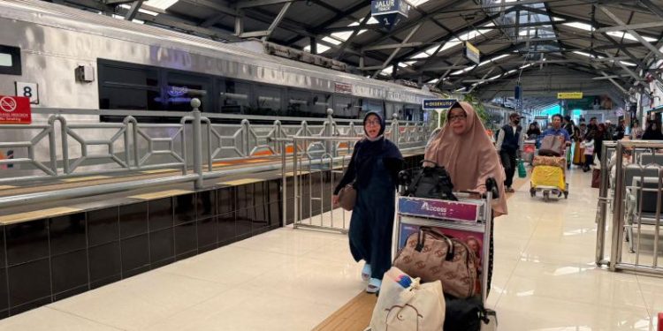 Jalur Utara Pulih, Perjalanan KA Daop 8 Surabaya Berangsur Normal Setelah Banjir Pekalongan