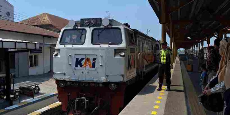 Penumpang Kereta di Stasiun Mojokerto Capai 1.522 Orang Jelang Tahun Baru
