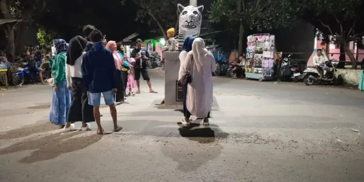 Patung Macan Putih Balongjeruk Kediri Tingkatkan UMKM dan Ekonomi Warga hingga Mancanegara