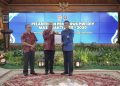 PWI Pusat Berikan Anggota Kehormatan kepada Sultan HB X