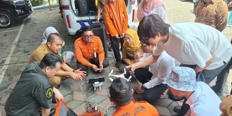 Kolaborasi Drone untuk Mitigasi Bencana, Tim Jepang dan BRIN Kunjungi BPBD Jatim