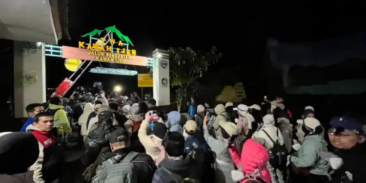 Libur Panjang Isra Miraj 2026, 1.907 Pengunjung Serbu Kawah Ijen Banyuwangi