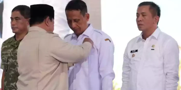 Bupati Bojonegoro Terima Satyalancana Wira Karya dari Presiden Ini Penyebabnya
