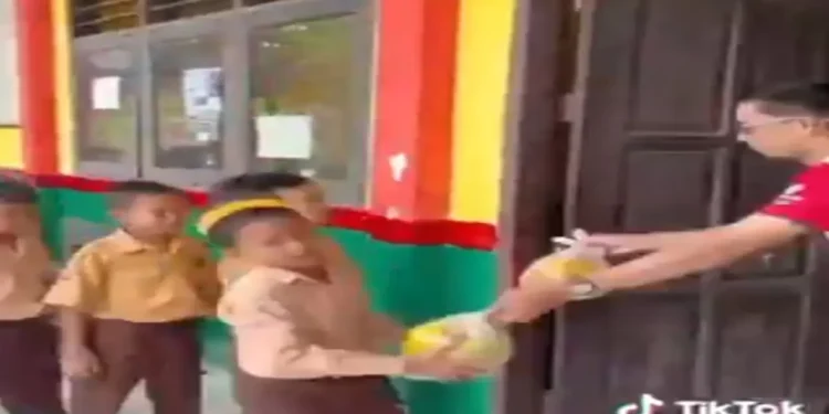 Kelapa Muda untuk Dua Hari Bikin Publik Geleng-geleng Kepala Ini Namanya Pelecehan kepada Rakyat